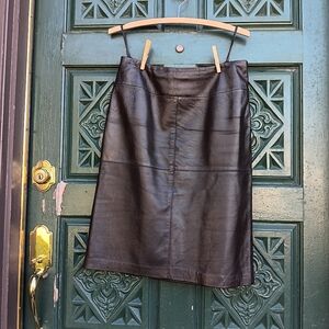 Elegant Brown Leather Pencil Skirt